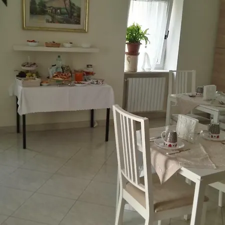 La Colomba לינה וארוחת בוקר 3*
